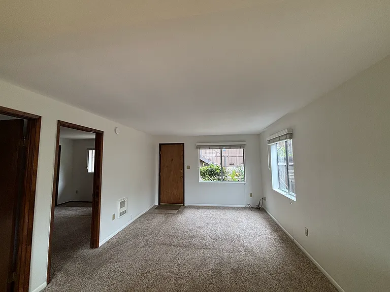 489 Estero Ave — Photo 7