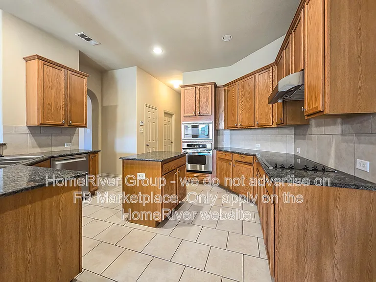643 E Sandra Ln — Photo 1