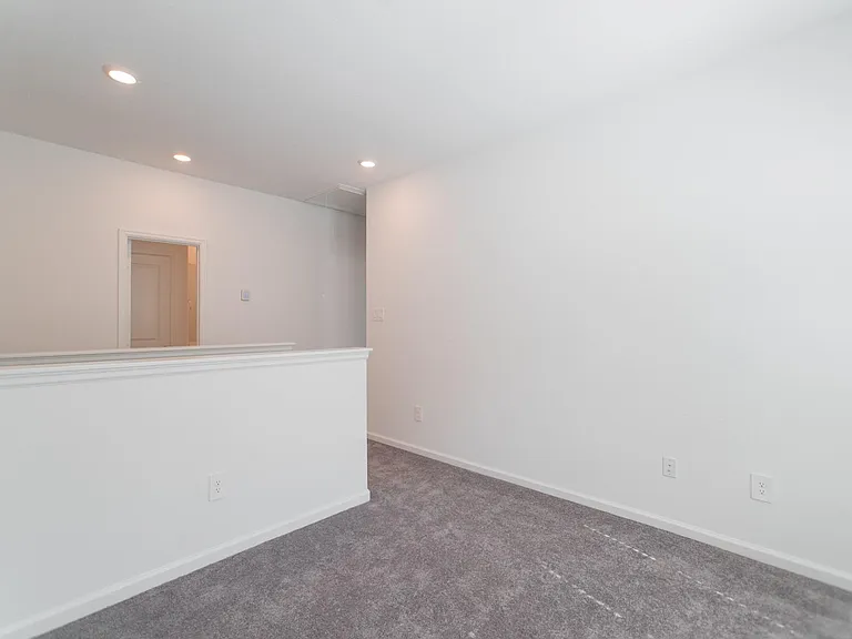 670 Royal Arch Dr — Photo 23