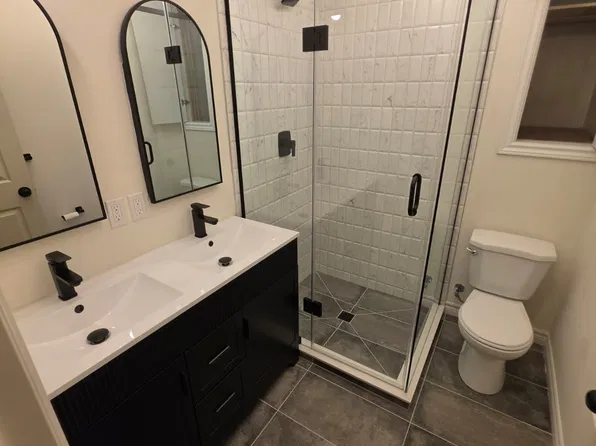 627 Bathurst St, Toronto, ON
