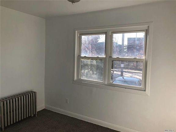 4th image of 215 Forest Ave Floor 1