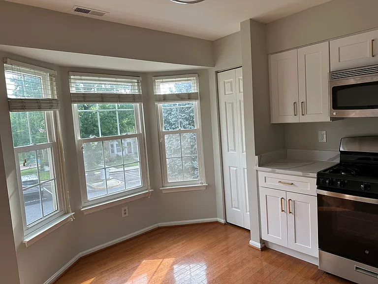 15516 Owens Glen Ter — Photo 2
