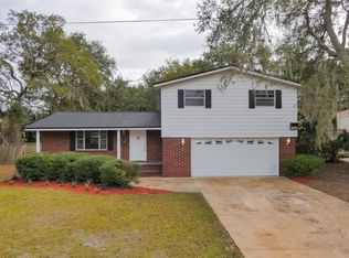 10227 Shore View Dr N, Jacksonville, FL 32218
