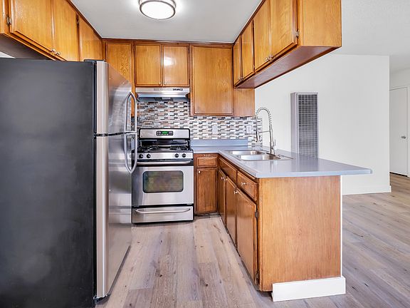 5th image of 1026 N Bonnie Brae St APT 6