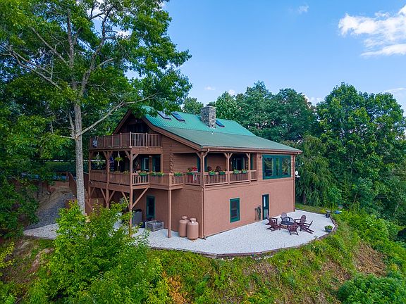 3rd image of 220 Ridge Top Dr