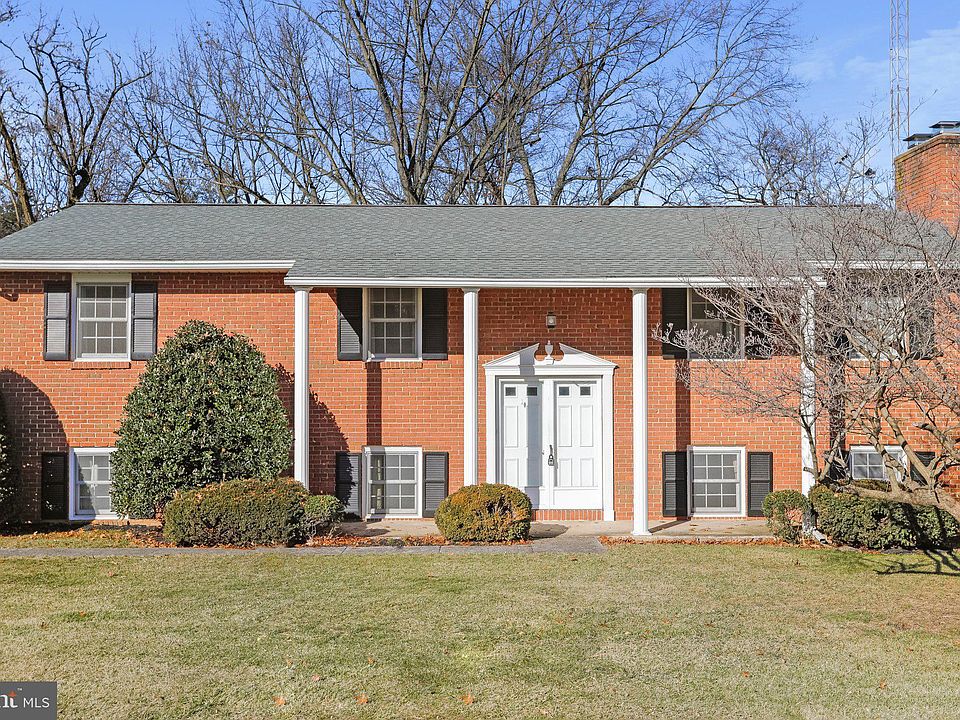 1st image of 1912 Applewood Dr