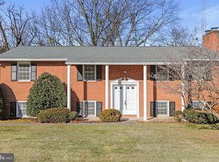 1912 Applewood Dr, Hagerstown, MD 21740