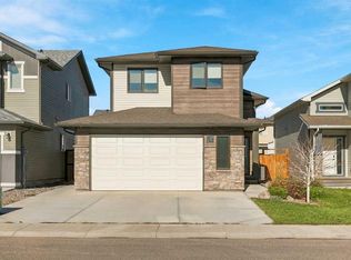 1369 SE Pacific Cir W, Lethbridge, AB T1J 5V3