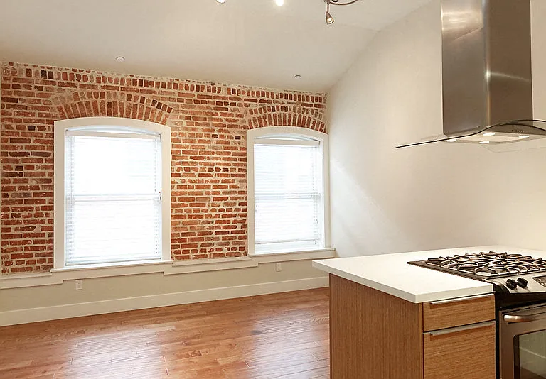 Brownstone Lofts — Photo 11