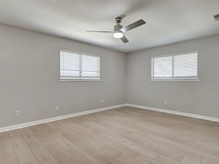 1806 Dixie Ln — Photo 15