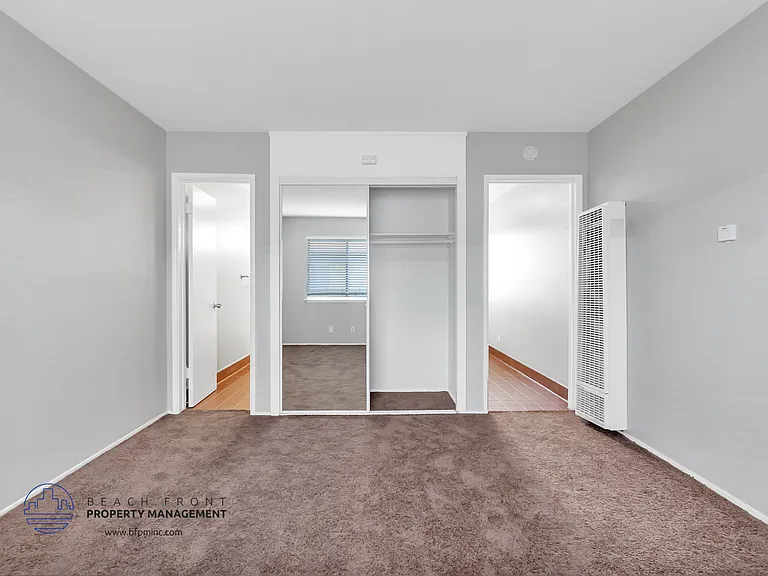 228 West Carson — Photo 18