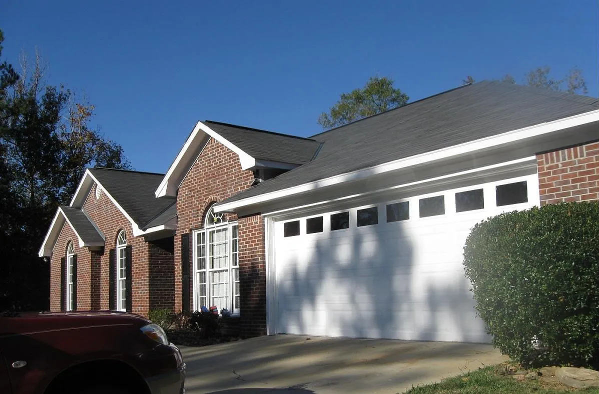 4 bed, 2473 sqft, $2,450 — Photo 2