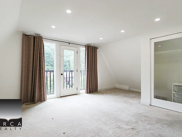 2752 Byron Rd — Photo 15