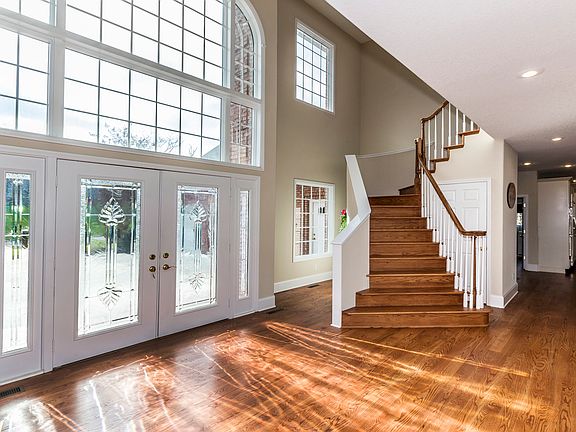3rd image of 205 Wedgewood Dr
