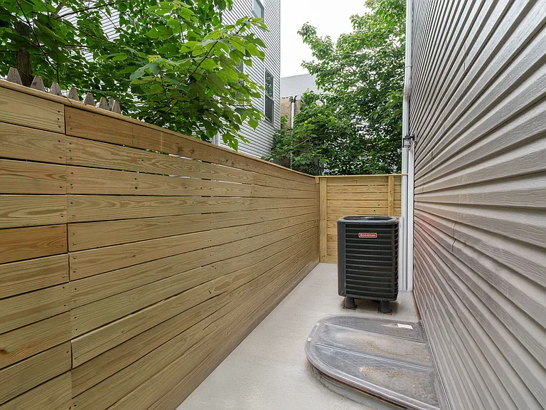 2612 Annin St #2 — Photo 24