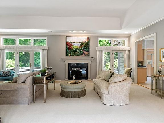 5th image of 7 Oak Tree Ln