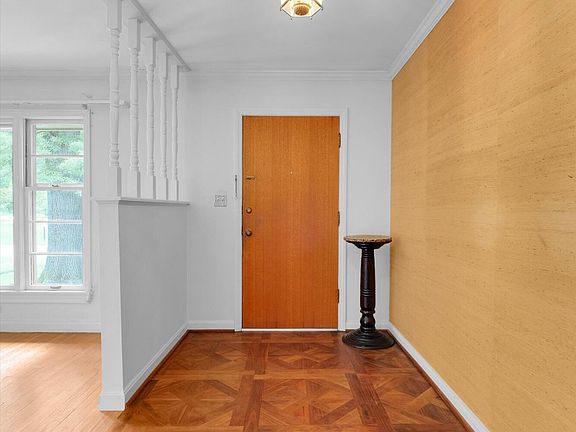5th image of 204 Biltmore Rd