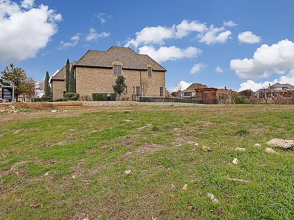 3rd image of 6725 Lahontan Dr