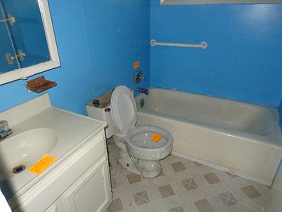 5th image of 2114 Stewart Dr NW