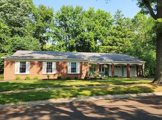 1863 Walnutway Dr, Saint Louis, MO 63146