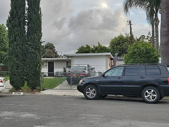 2nd image of 15740 Hollis St