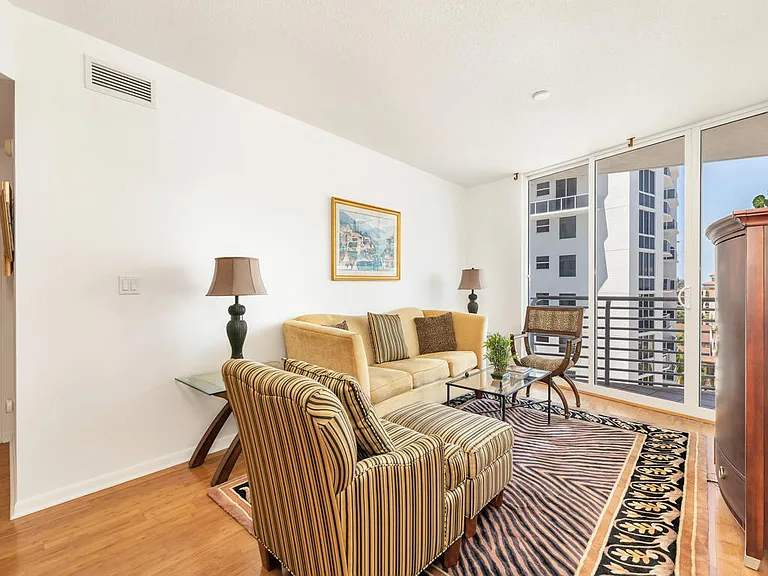 1551 N Flagler Dr #903 — Photo 5