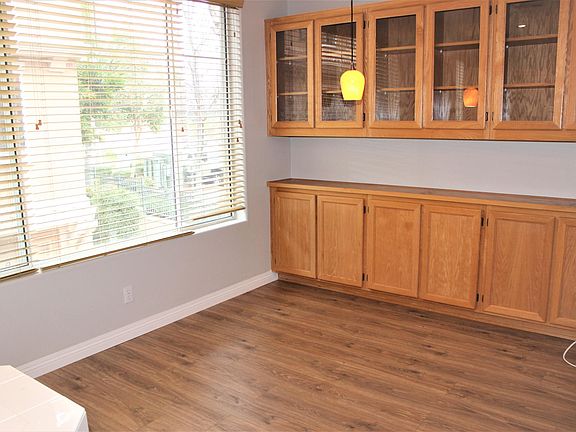 5th image of 974 Camino De La Reina Unit 31