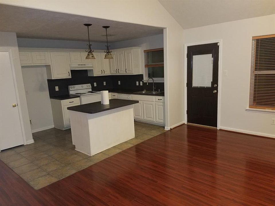 1st image of 9203 Mackerel Dr