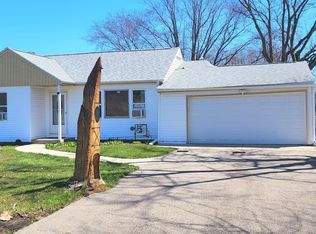 11335 3rd Ave, Pleasant Prairie, WI 53158