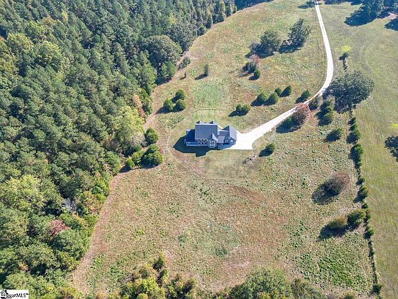 3rd image of 118 Tall Pines Rd