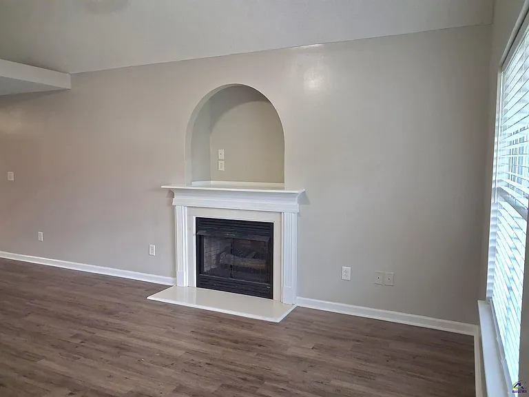 105 Monticello Dr — Photo 4