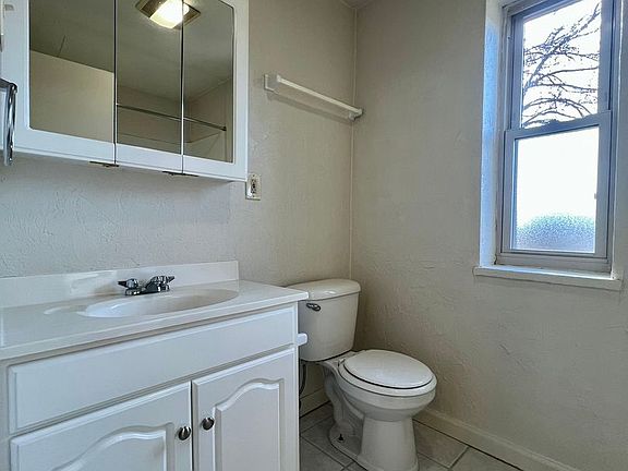 5th image of 521 Isabella St APT 2