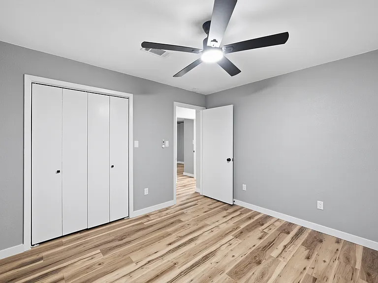 1009 S Jefferson St — Photo 10