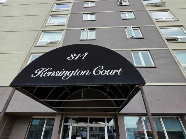 314 W 14th St NW #704, Calgary, AB T2N 1Z8