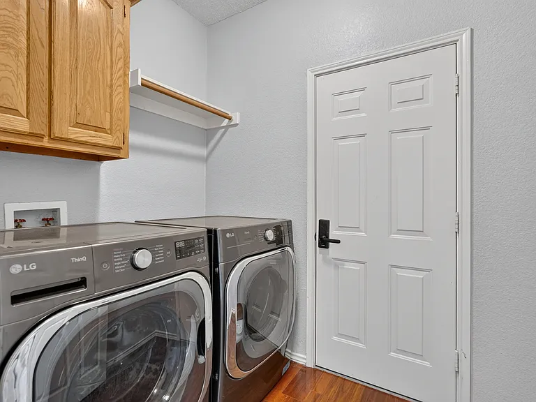 3113 Lochaven Dr — Photo 17