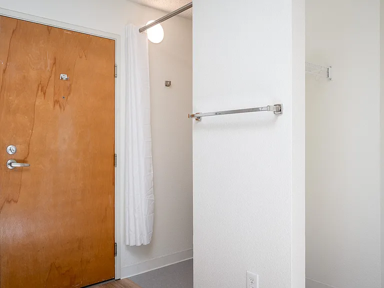 Alder House — Photo 40