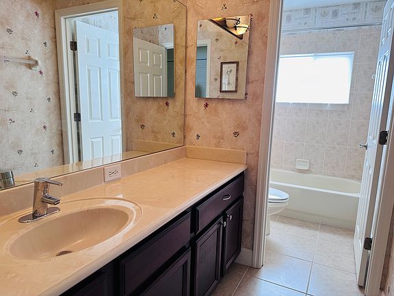 4th image of 6174 42nd Street Cir E