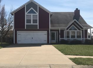 1307 Dogwood Dr, Greenwood, MO 64034