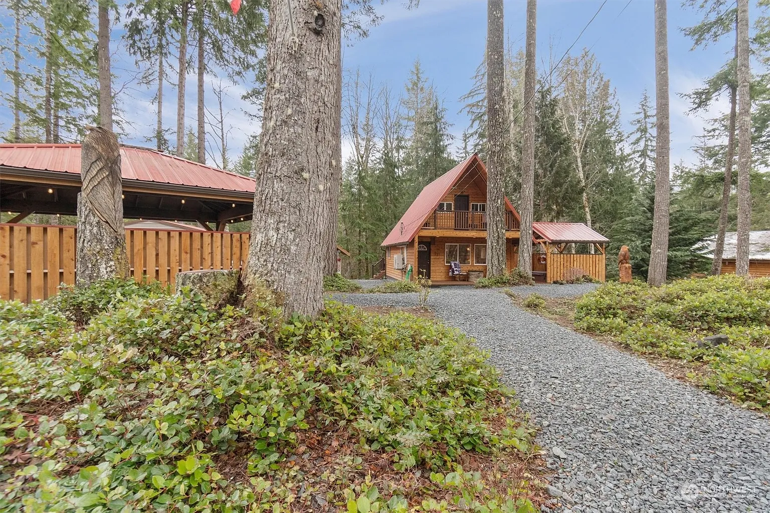 321 Paradise Drive photo 1