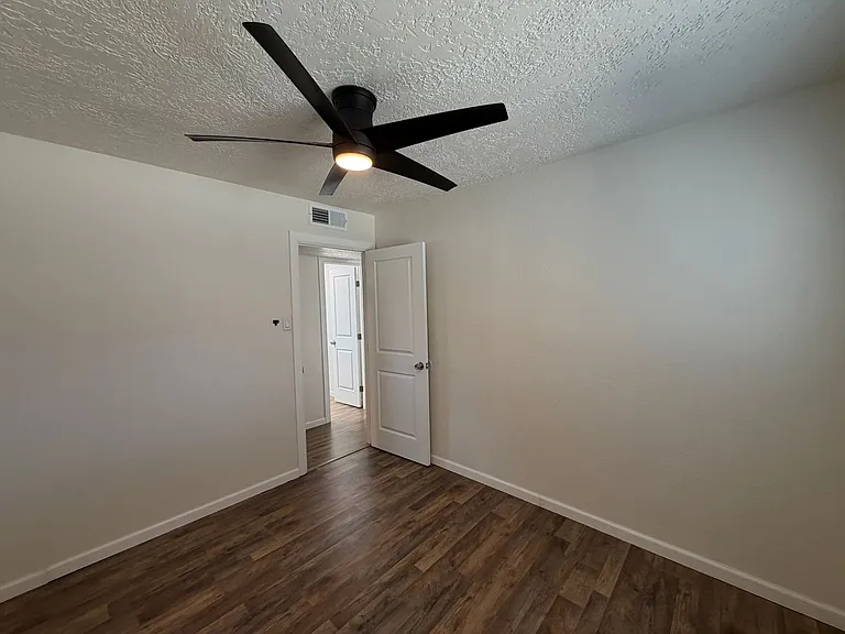 1512 Clancy Dr NE — Photo 11