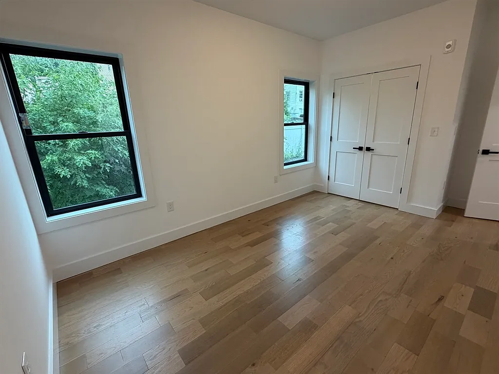 2 bed, 2.0 bath, 971 sqft, $3,200 — Photo 3