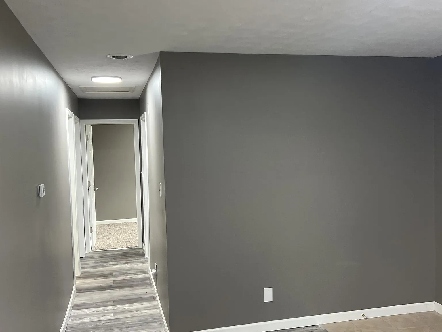 3 bed, 1.0 bath, 864 sqft, $1,047 — Photo 4
