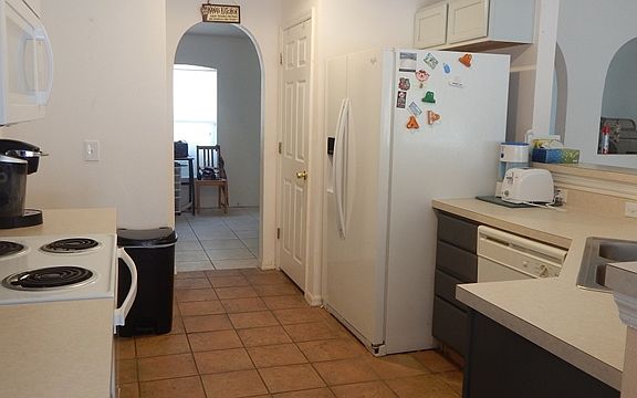 3rd image of 15 Ryberry Dr
