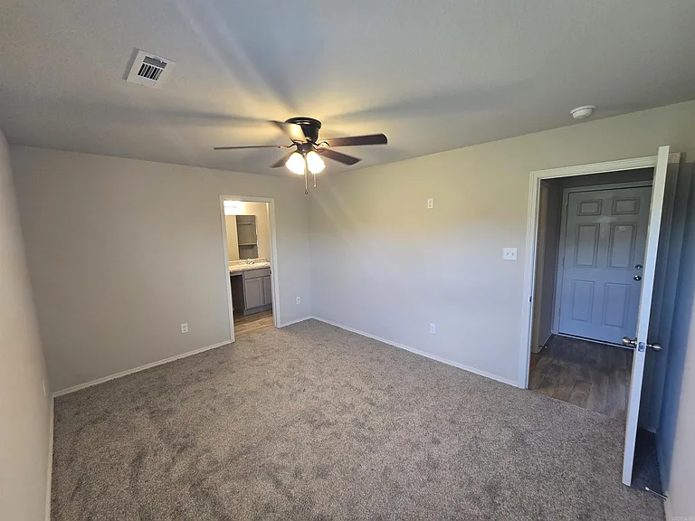 31 Winter Valley Cv — Photo 8