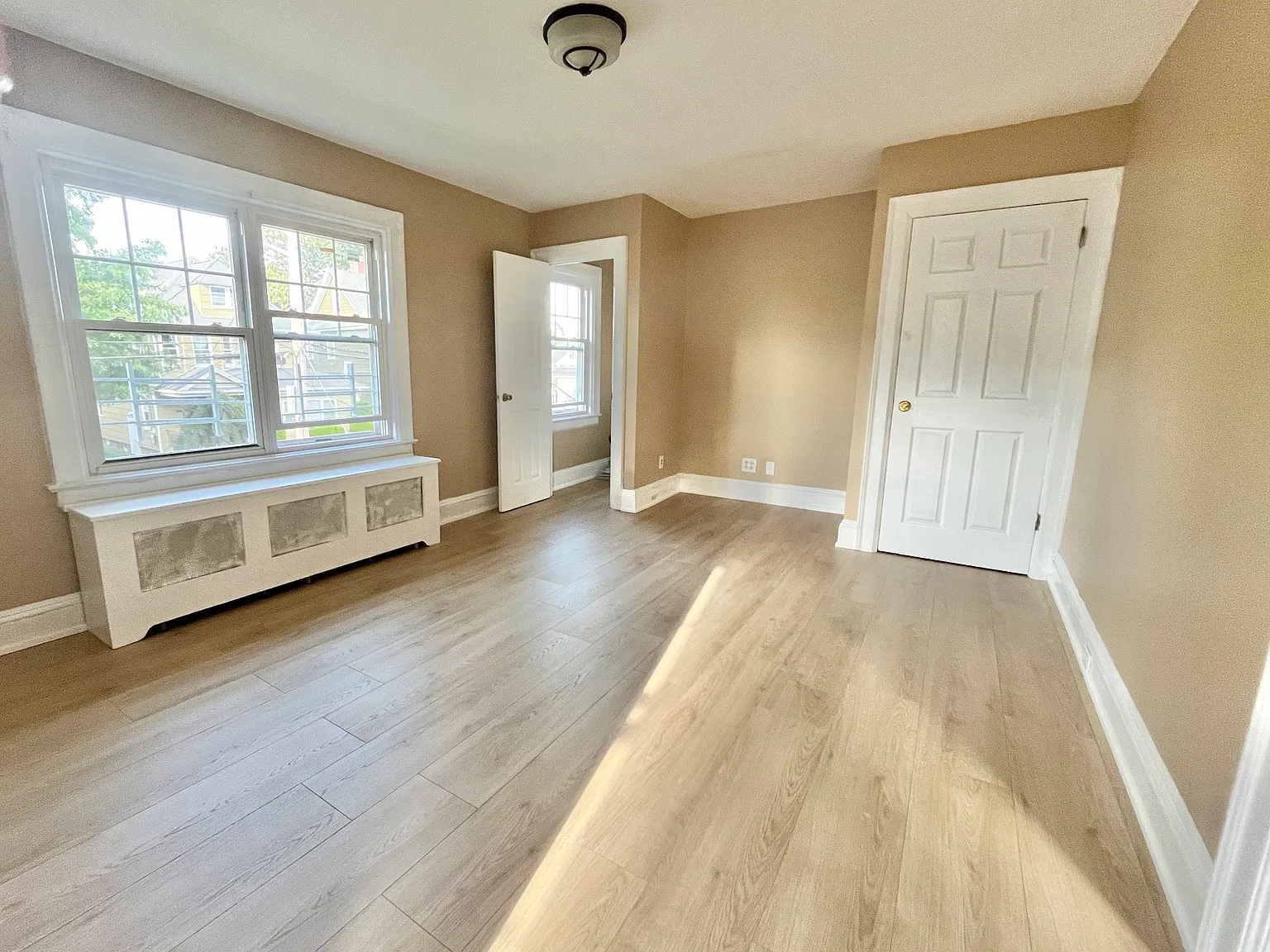 2 bed, $3,200 — Photo 4