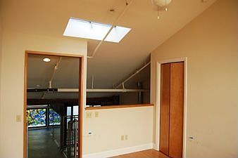 Loft :: 1501 37th Avenue B-10