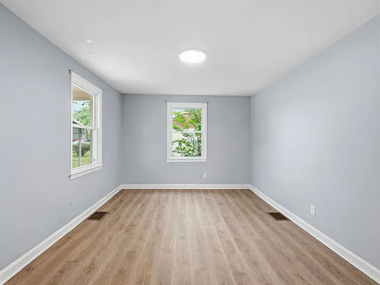 1625 Padbury Ave SE — Photo 6