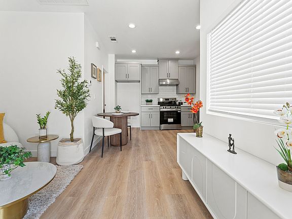 3rd image of 13154 Cedar St #13158
