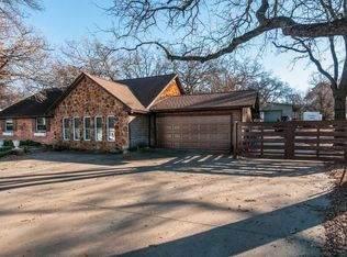 1020 N Stewart St, Azle, TX 76020