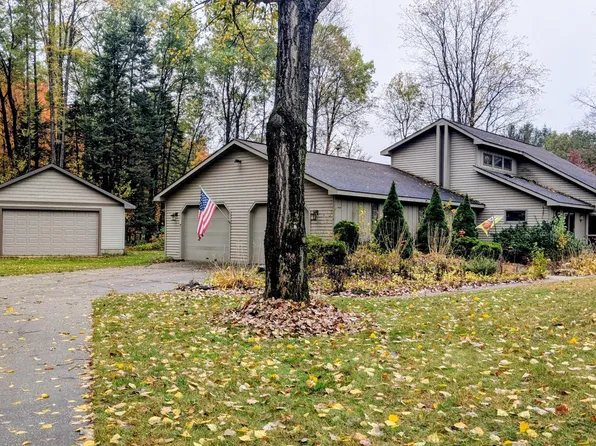2256 Whitetail Dr, Cadillac, MI 49601